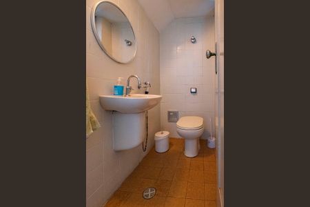 Casa à venda com 216m², 3 quartos e 1 vagaLavabo