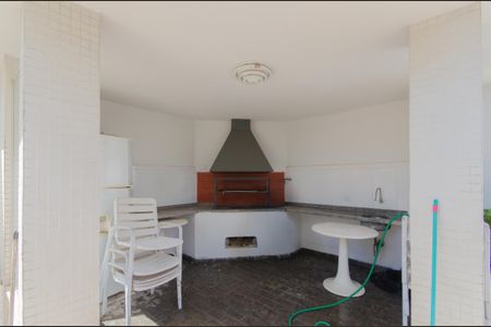 Apartamento à venda com 220m², 4 quartos e 3 vagas Apartamento à venda com 220m², 4 quartos e 3 vagasÁrea comum - Churrasqueira