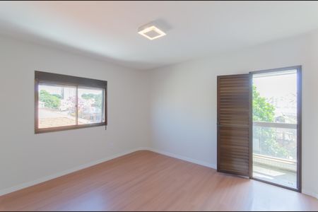 Apartamento à venda com 220m², 4 quartos e 3 vagas Apartamento à venda com 220m², 4 quartos e 3 vagasSuíte 2