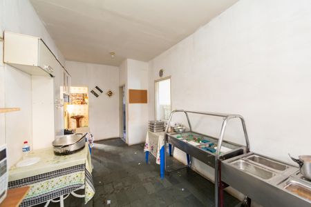 Casa à venda com 100m², 3 quartos e 10 vagas Casa à venda com 100m², 3 quartos e 10 vagasSala