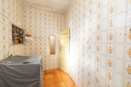 Casa à venda com 100m², 3 quartos e 10 vagas Casa à venda com 100m², 3 quartos e 10 vagasBanheiro