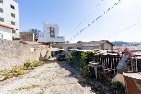 Casa à venda com 100m², 3 quartos e 10 vagas Casa à venda com 100m², 3 quartos e 10 vagasÁrea comum