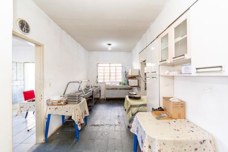 Casa à venda com 100m², 3 quartos e 10 vagas Casa à venda com 100m², 3 quartos e 10 vagasSala