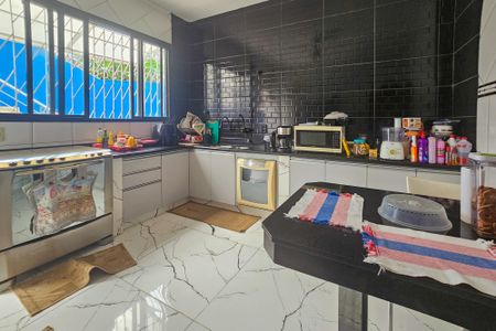 Casa para alugar com 720m², 7 quartos e 4 vagas Casa para alugar com 720m², 7 quartos e 4 vagasCozinha
