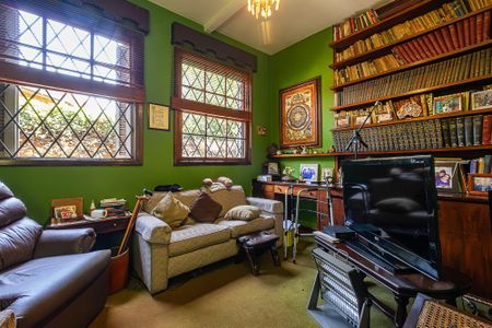 Sala de TV de casa para alugar com 4 quartos, 210m² em Vila Madalena, São Paulo