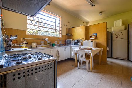 Casa para alugar com 210m², 4 quartos e 8 vagas Casa para alugar com 210m², 4 quartos e 8 vagasCozinha