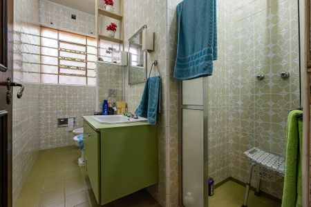 Casa para alugar com 210m², 4 quartos e 8 vagas Casa para alugar com 210m², 4 quartos e 8 vagasBanheiro Social 1