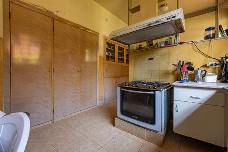 Casa para alugar com 210m², 4 quartos e 8 vagas Casa para alugar com 210m², 4 quartos e 8 vagasCozinha