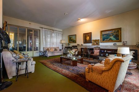 Casa para alugar com 210m², 4 quartos e 8 vagas Casa para alugar com 210m², 4 quartos e 8 vagasSala