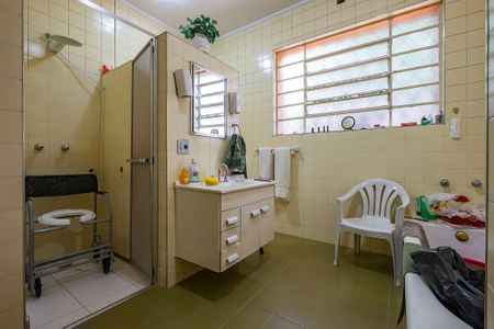 Casa para alugar com 210m², 4 quartos e 8 vagas Casa para alugar com 210m², 4 quartos e 8 vagasBanheiro Social 2