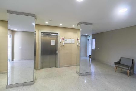 Apartamento à venda com 57m², 2 quartos e 1 vaga Apartamento à venda com 57m², 2 quartos e 1 vagaHall de entrada