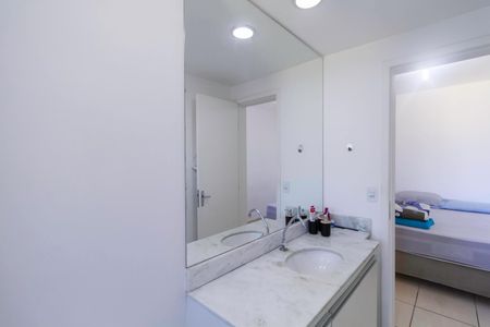 Apartamento à venda com 57m², 2 quartos e 1 vaga Apartamento à venda com 57m², 2 quartos e 1 vagaBanheiro da suíte