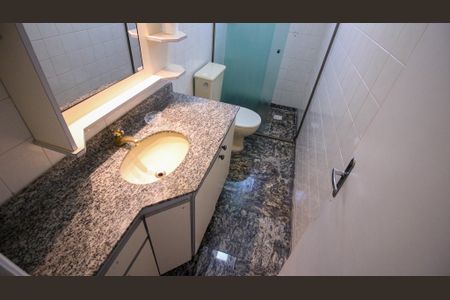 Apartamento à venda com 62m², 2 quartos e 1 vaga Apartamento à venda com 62m², 2 quartos e 1 vagaBanheiro