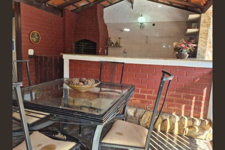 Casa à venda com 3 quartos, 515m² em Itaipu, Niterói