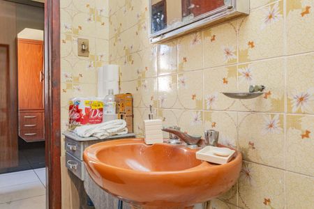 Casa à venda com 314m², 4 quartos e 3 vagasBanheiro 2