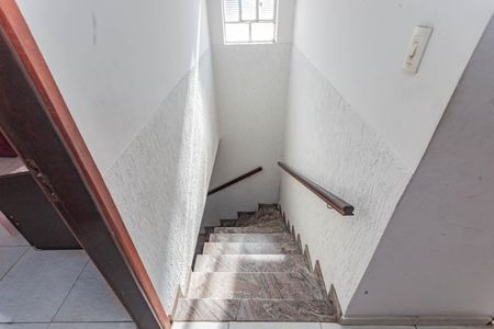 Casa à venda com 314m², 4 quartos e 3 vagasEscada