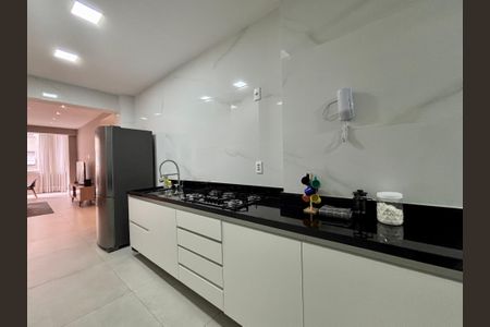Apartamento à venda com 152m², 4 quartos e sem vagaCozinha e Área de Serviço