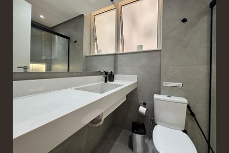 Apartamento à venda com 152m², 4 quartos e sem vagaBanheiro da Suíte 2