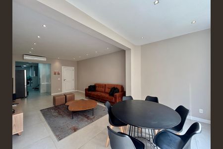 Apartamento à venda com 152m², 4 quartos e sem vagaSala