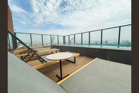 Studio para alugar com 27m², 1 quarto e sem vaga Studio para alugar com 27m², 1 quarto e sem vagaPiscina