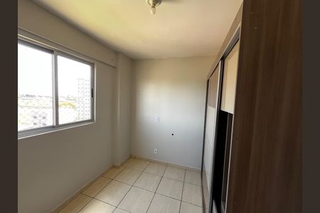 Quarto 2 de apartamento para alugar com 2 quartos, 48m² em Qr 110, Brasília