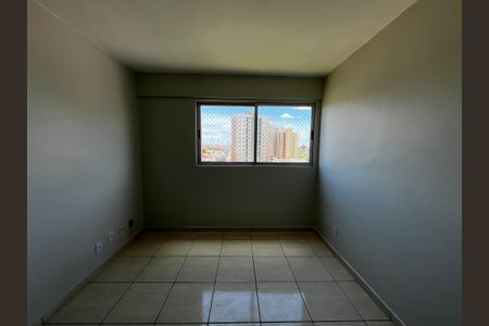 Sala de apartamento para alugar com 2 quartos, 48m² em Qr 110, Brasília