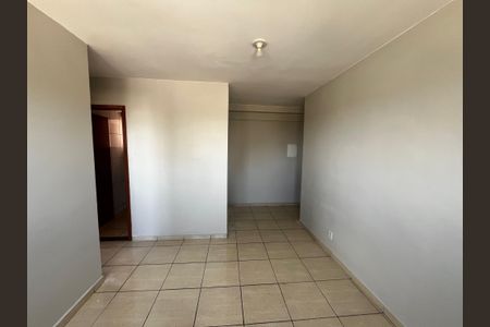 Sala de apartamento para alugar com 2 quartos, 48m² em Qr 110, Brasília