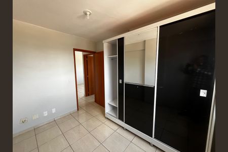 Quarto 2 de apartamento para alugar com 2 quartos, 48m² em Qr 110, Brasília