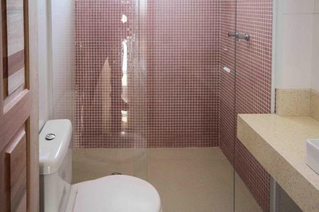 Apartamento à venda com 268m², 3 quartos e 4 vagas Apartamento à venda com 268m², 3 quartos e 4 vagasBanheiro da Suite 2