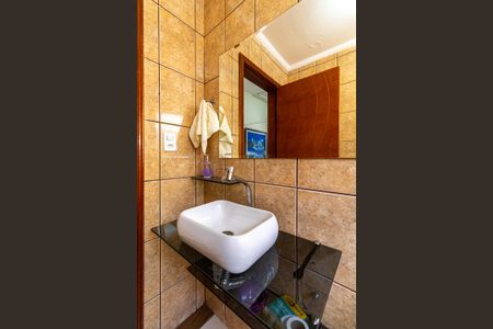 Casa à venda com 125m², 4 quartos e 2 vagasBanheiro