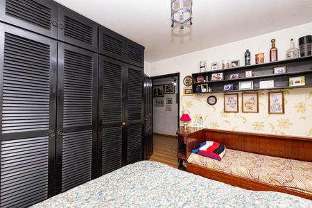 Apartamento à venda com 260m², 3 quartos e 2 vagasQuarto 