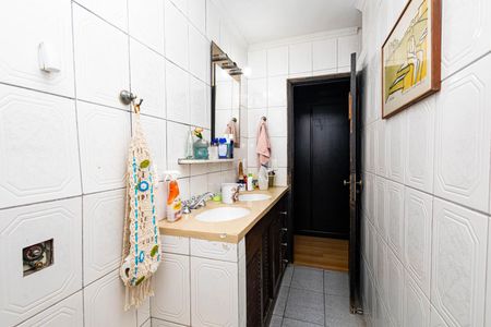 Apartamento à venda com 260m², 3 quartos e 2 vagasBanheiro Social
