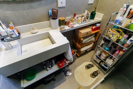 Apartamento à venda com 110m², 4 quartos e 2 vagas Apartamento à venda com 110m², 4 quartos e 2 vagasBanheiro da Suíte