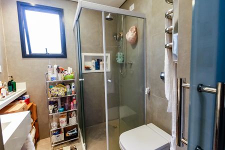 Apartamento à venda com 110m², 4 quartos e 2 vagas Apartamento à venda com 110m², 4 quartos e 2 vagasBanheiro da Suíte