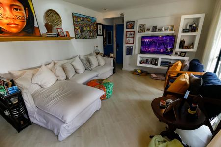 Apartamento à venda com 110m², 4 quartos e 2 vagas Apartamento à venda com 110m², 4 quartos e 2 vagasSala