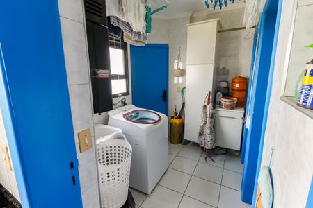 Apartamento à venda com 110m², 4 quartos e 2 vagas Apartamento à venda com 110m², 4 quartos e 2 vagasÁrea de Serviço