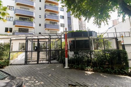Apartamento à venda com 110m², 4 quartos e 2 vagas Apartamento à venda com 110m², 4 quartos e 2 vagasFachada e Portaria