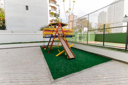 Apartamento à venda com 110m², 4 quartos e 2 vagas Apartamento à venda com 110m², 4 quartos e 2 vagasÁrea comum - Playground