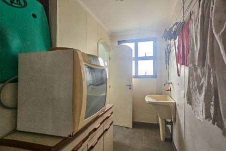 Apartamento para alugar com 150m², 3 quartos e 2 vagas Apartamento para alugar com 150m², 3 quartos e 2 vagasÁrea de serviço