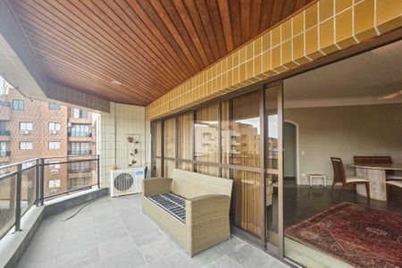 Apartamento para alugar com 150m², 3 quartos e 2 vagas Apartamento para alugar com 150m², 3 quartos e 2 vagasvaranda