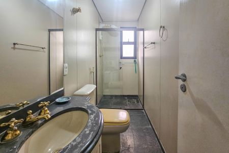 Apartamento para alugar com 150m², 3 quartos e 2 vagas Apartamento para alugar com 150m², 3 quartos e 2 vagasbanheiro da suíte 1