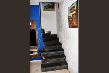 Casa à venda com 125m², 3 quartos e 2 vagas Casa à venda com 125m², 3 quartos e 2 vagasEscada Quartos