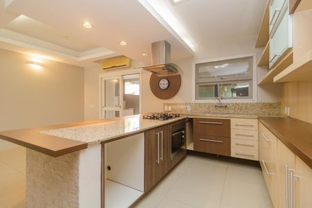 Casa para alugar com 200m², 3 quartos e 1 vaga Casa para alugar com 200m², 3 quartos e 1 vagaCozinha