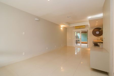 Casa para alugar com 200m², 3 quartos e 1 vaga Casa para alugar com 200m², 3 quartos e 1 vagaSala