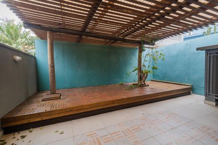 Casa para alugar com 200m², 3 quartos e 1 vaga Casa para alugar com 200m², 3 quartos e 1 vagaQuintal