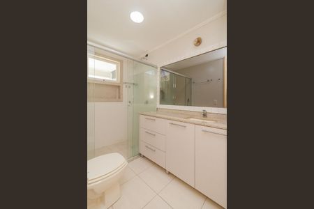 Casa para alugar com 200m², 3 quartos e 1 vaga Casa para alugar com 200m², 3 quartos e 1 vagaBanheiro da Suíte