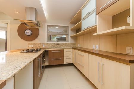 Casa para alugar com 200m², 3 quartos e 1 vaga Casa para alugar com 200m², 3 quartos e 1 vagaCozinha