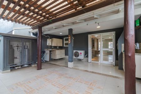 Casa para alugar com 200m², 3 quartos e 1 vaga Casa para alugar com 200m², 3 quartos e 1 vagaQuintal