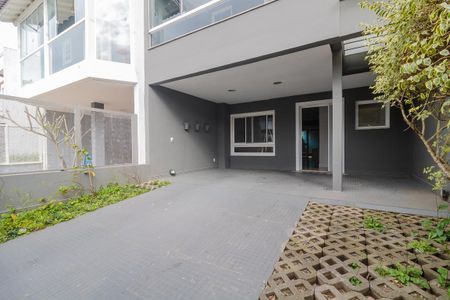 Casa para alugar com 200m², 3 quartos e 1 vaga Casa para alugar com 200m², 3 quartos e 1 vagaGaragem