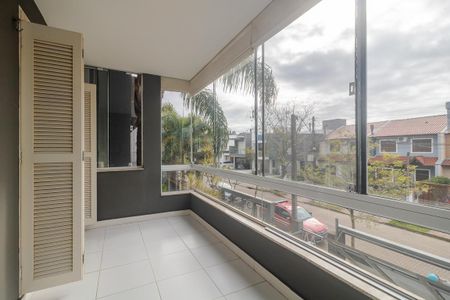 Casa para alugar com 200m², 3 quartos e 1 vaga Casa para alugar com 200m², 3 quartos e 1 vagaVaranda da Suíte